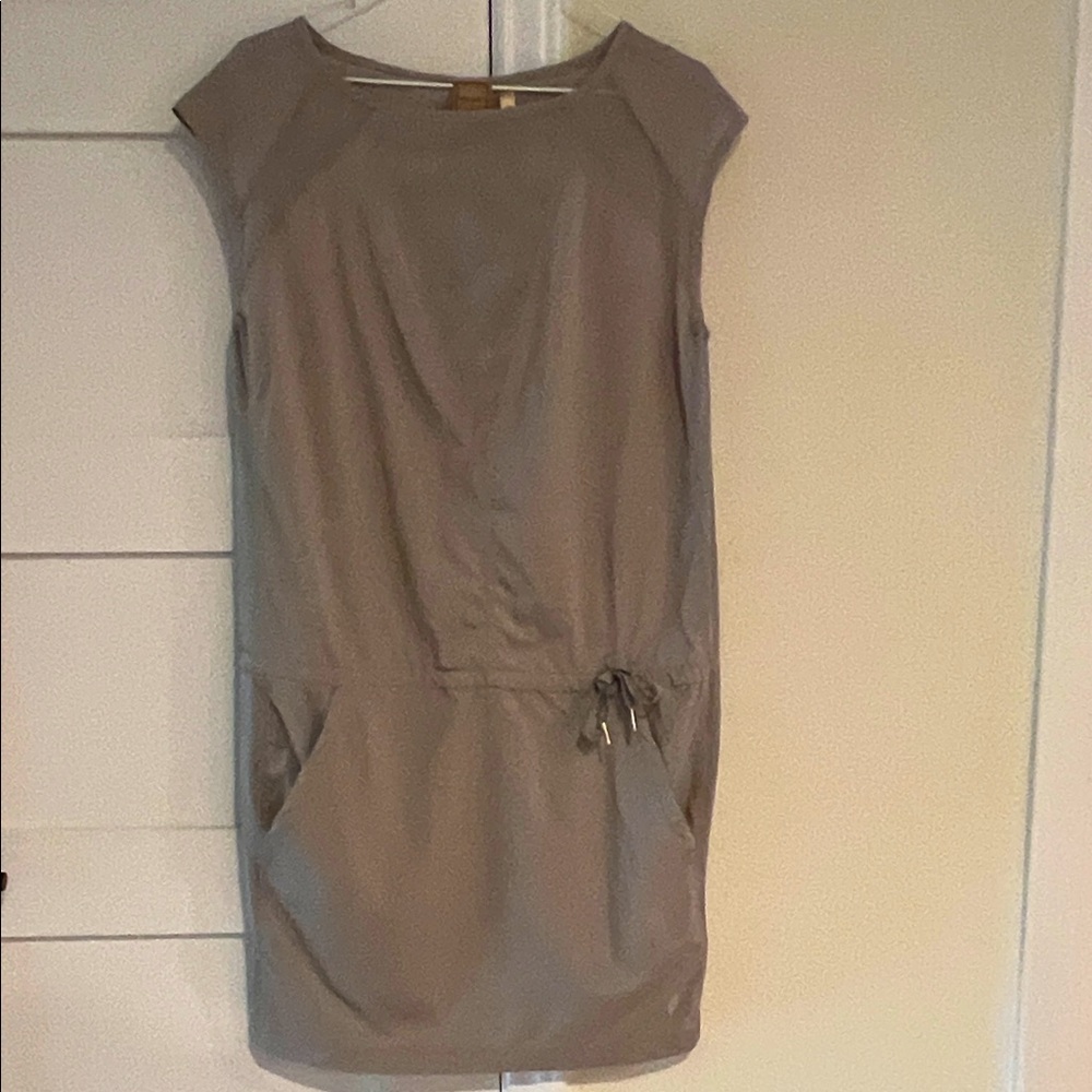 Indygena mauve gray sleeveless active dress with pockets size large worn once!